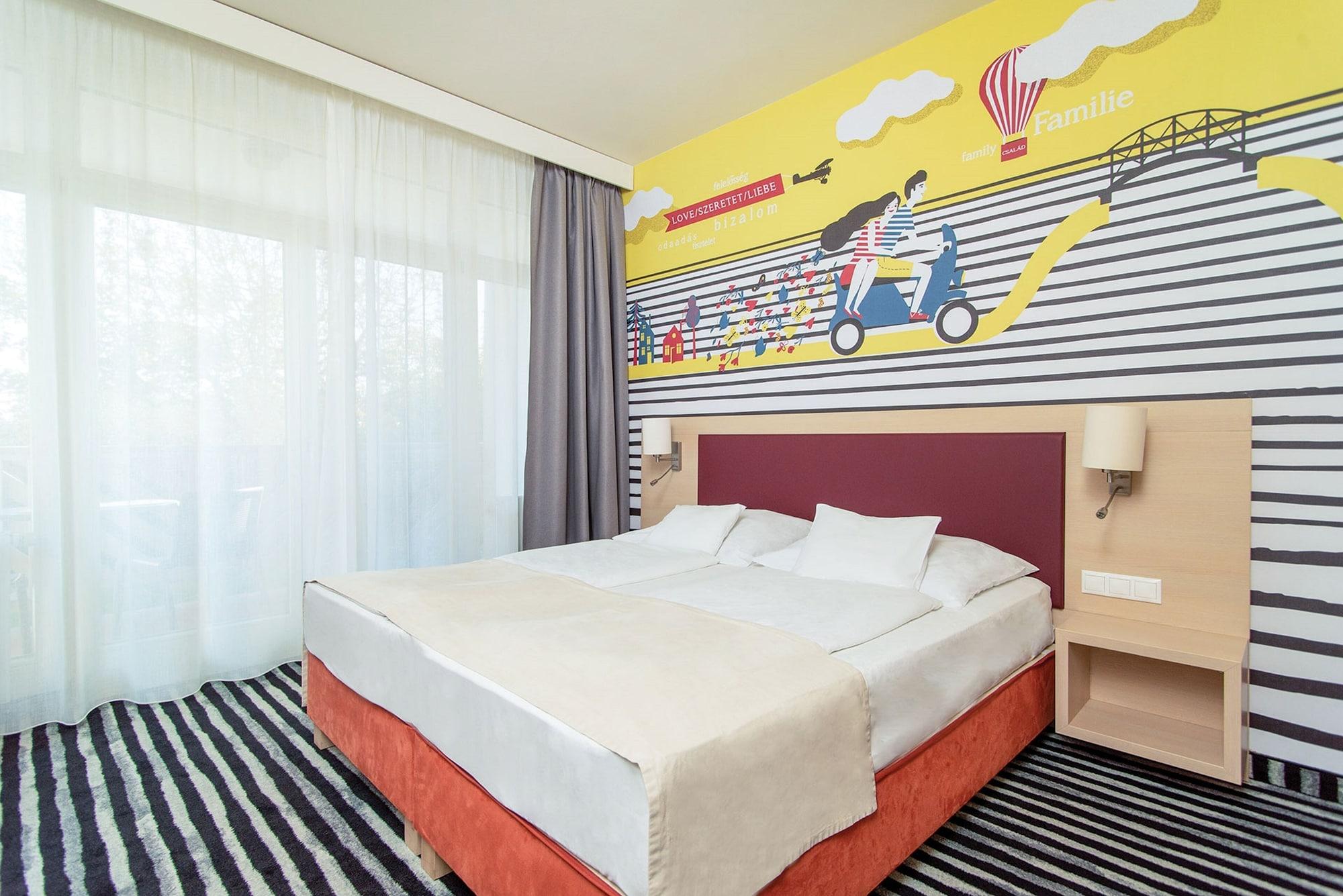 โคลปิง โฮเต็ล สปา แอนด์ แฟมิลี รีสอร์ต Hotel เฮวิซ ภายนอก รูปภาพ