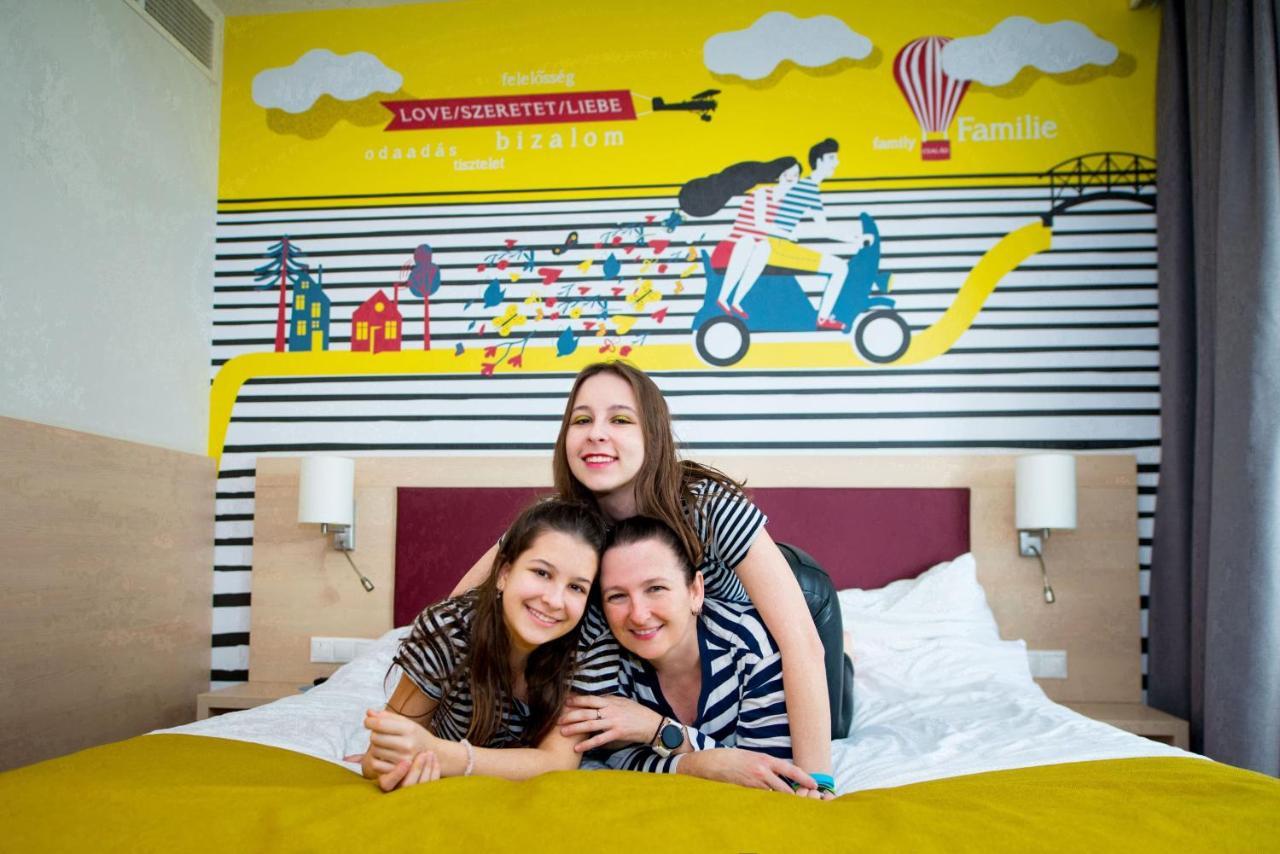โคลปิง โฮเต็ล สปา แอนด์ แฟมิลี รีสอร์ต Hotel เฮวิซ ภายนอก รูปภาพ